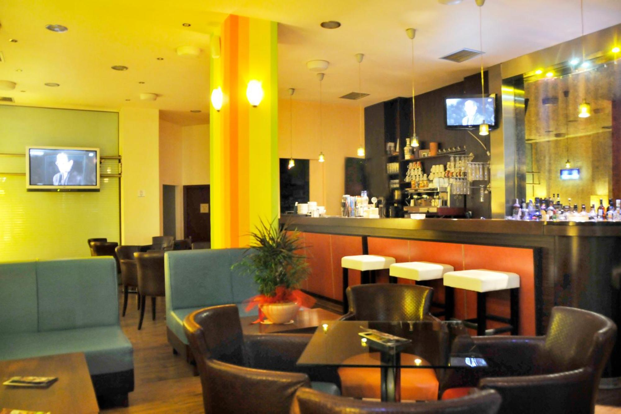 Hotel Elena ลาเมีย ภายนอก รูปภาพ