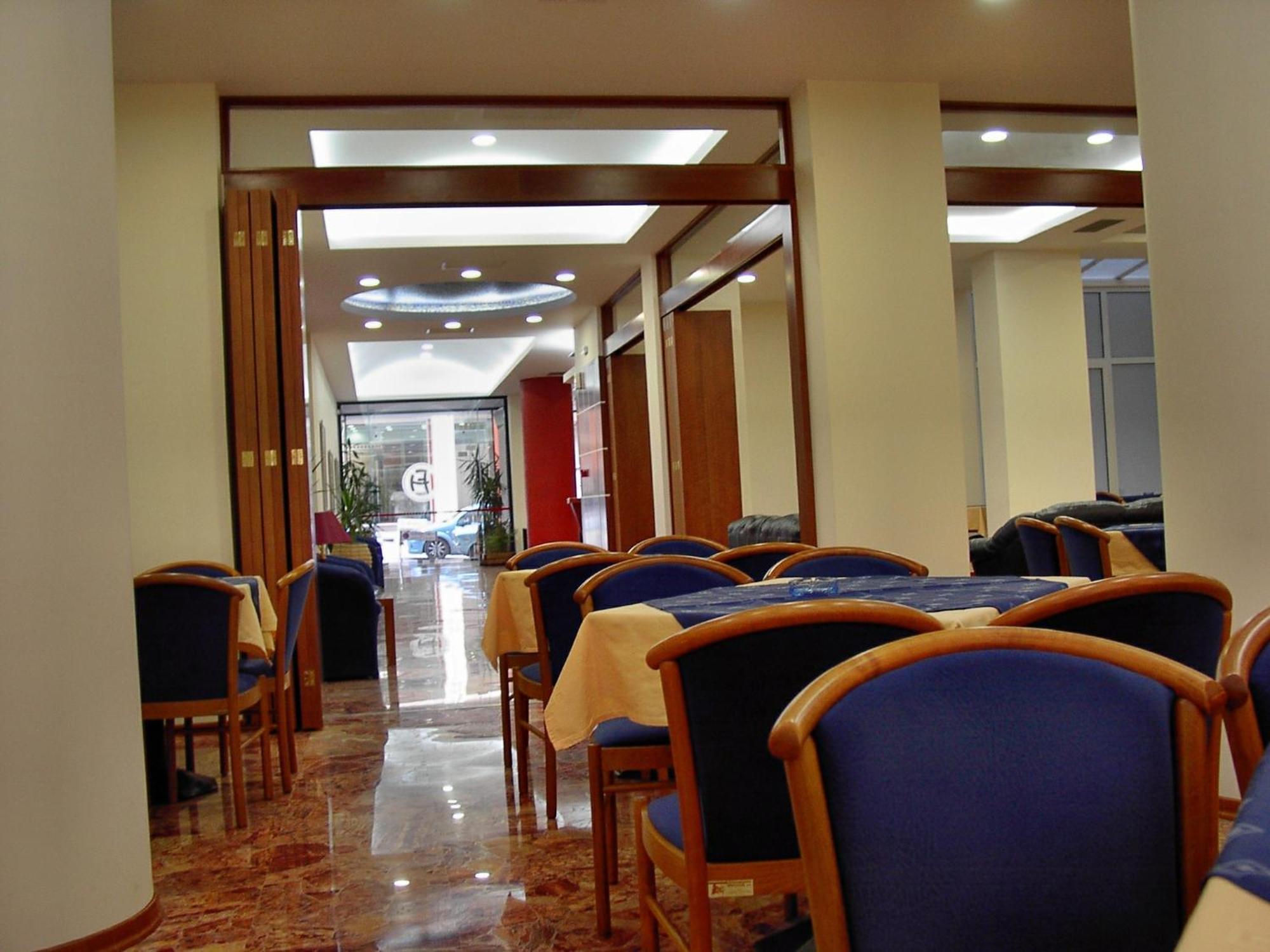 Hotel Elena ลาเมีย ภายนอก รูปภาพ